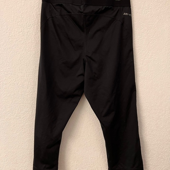 Nike Dri fit compression cropped training leggings womens size medium - Picture 2 of 6